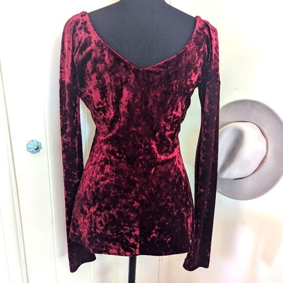 VTG Betsey Johnson Red Burnout Velvet Whimsigoth Fairy Grunge Glam Top MD/LG - Picture 4 of 9